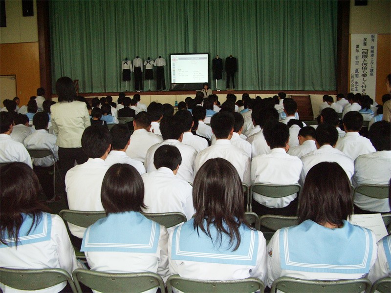 制服と何倍も楽しく付き合う方法／高知高等学校