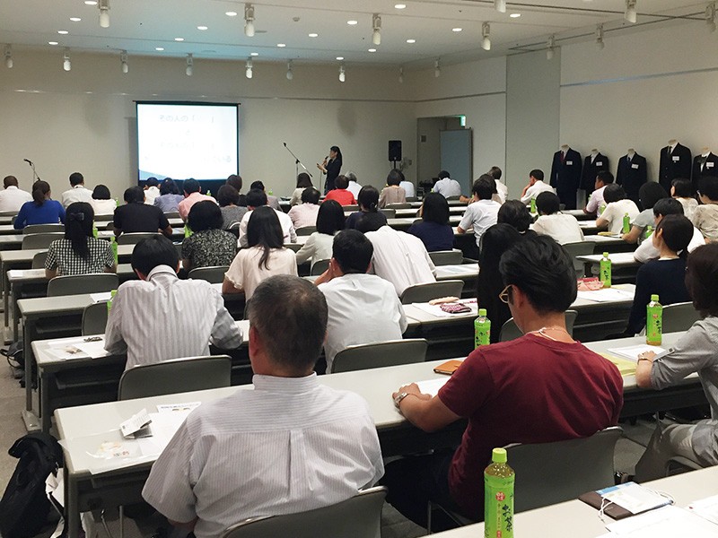 「被服心理学」で読み解く衣服のメッセージ ~コミュニケーションツールとしての装い~